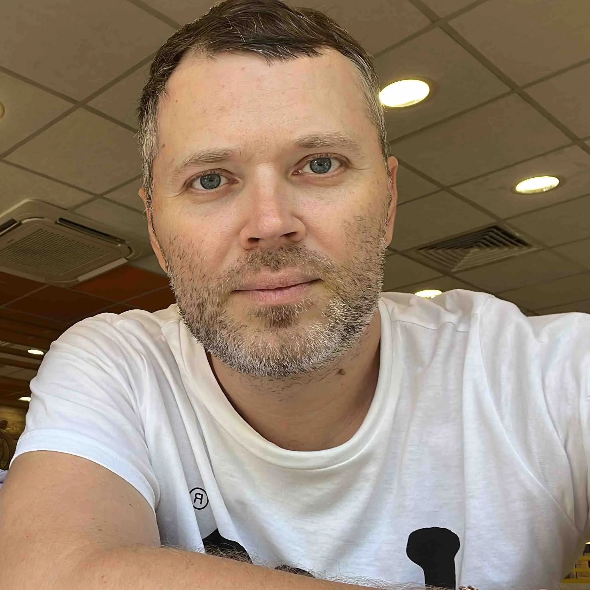 Анатолий Семенов