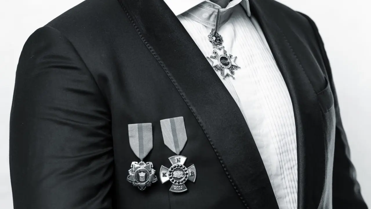 Дизайн каталога государственных орденов и наград K I N G D O M OF N O R T H B A R C H A N T
Небольшая историческая справка о Королевстве Северный Бархант
Королевство Северный Бархант возникло в резуль... | Сетка — социальная сеть от hh.ru