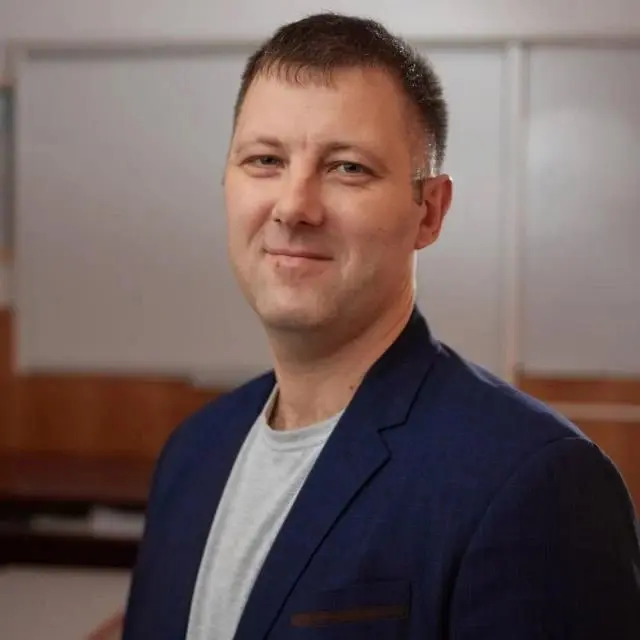 Михаил Власенко