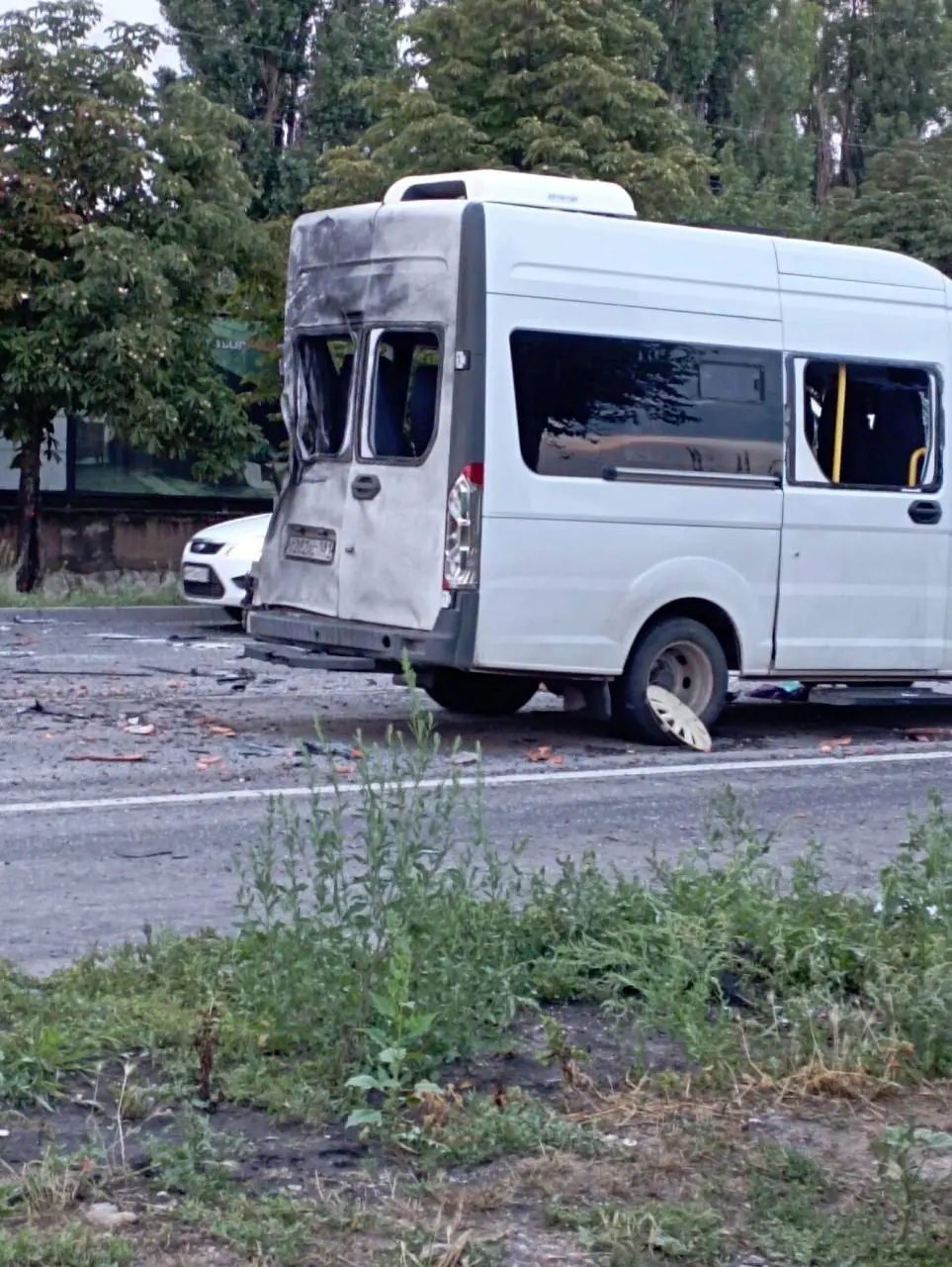 Ещё последствия атаки БПЛА на автобус в Луганске | Сетка — социальная сеть от hh.ru