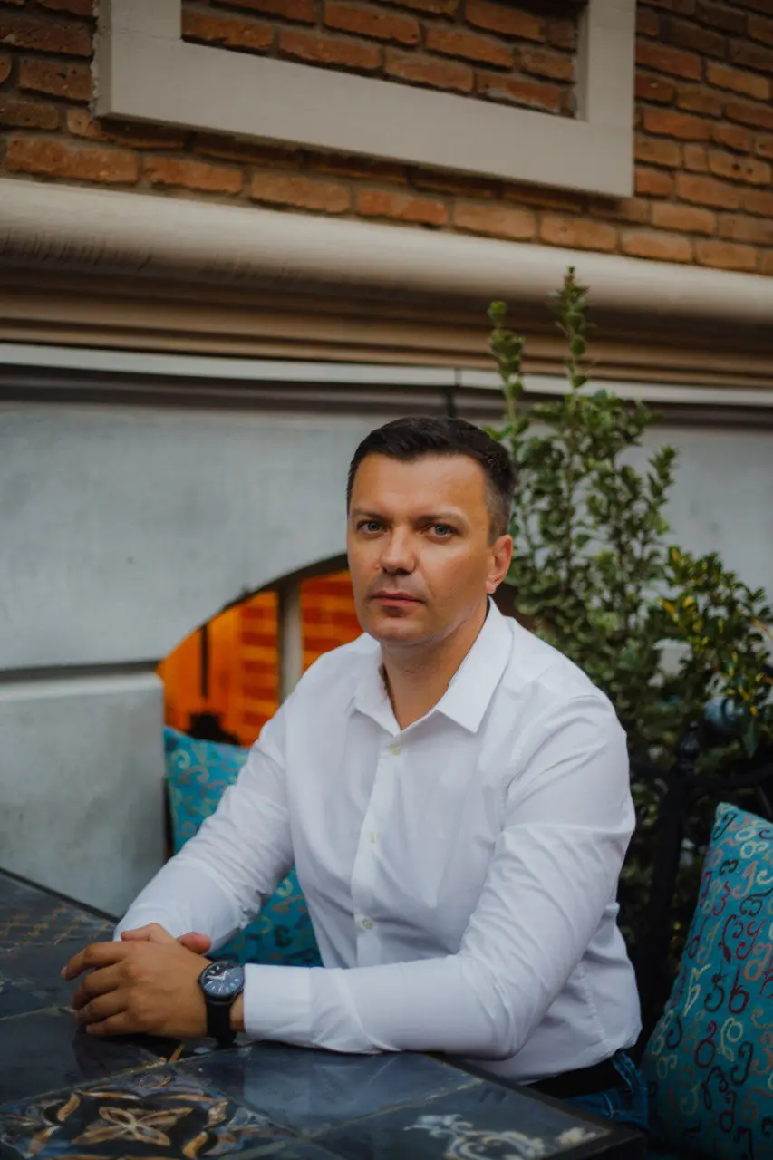 Александр Иванов