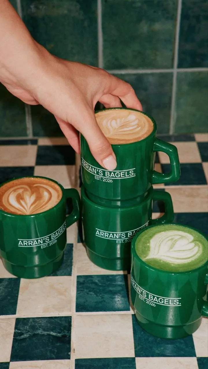🆕 Новая неделя = Новый бренд
Сегодня смотрим Arran's Bagels, двери которого распахнулись в июле в Ноттингеме | Сетка — социальная сеть от hh.ru