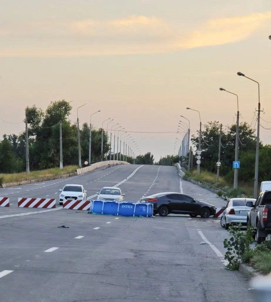 Теперь на Петровском мосту можно купаться 😁😁😁 | Сетка — социальная сеть от hh.ru