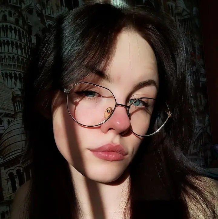 Алёна Шкуратова