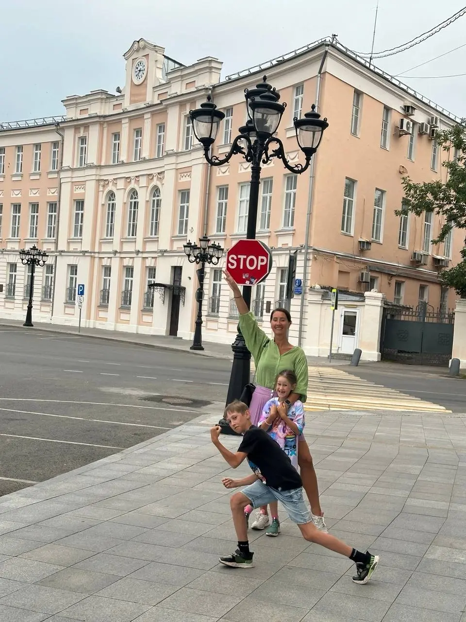 Тверь: что посмотреть на выходные 🦋
Музей фантиков
Памятник Кругу
Набережная Степана Разина
Путевой дворец
Ресторан «Мясной Pro-мясо»
Трехвятская улица
Улица Радищева
Памятник Афанасию Никитину
Памятн... | Сетка — социальная сеть от hh.ru