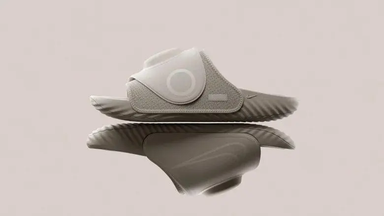 Nike представили шлёпки Air Zoom Hyperslide. Их главная особенность — функция подогрева и вибрация. Стоимость внушительная — 249 долларов | Сетка — социальная сеть от hh.ru
