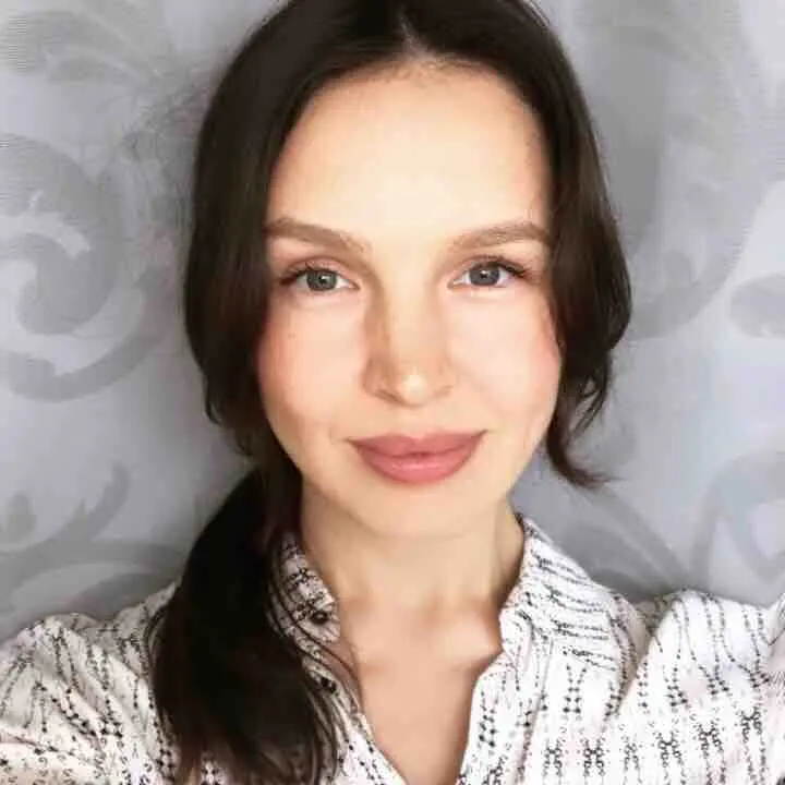 Елена Баженова