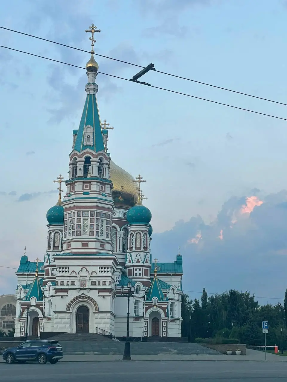 Знаете какой самый частый вопрос за последние два месяца?
«Почему ты уехала из Питера? Как можно было поменять ЕГО на какой-то Омск?»
Причём «какой-то» - это не я придумала, это буквально так и спраши... | Сетка — социальная сеть от hh.ru