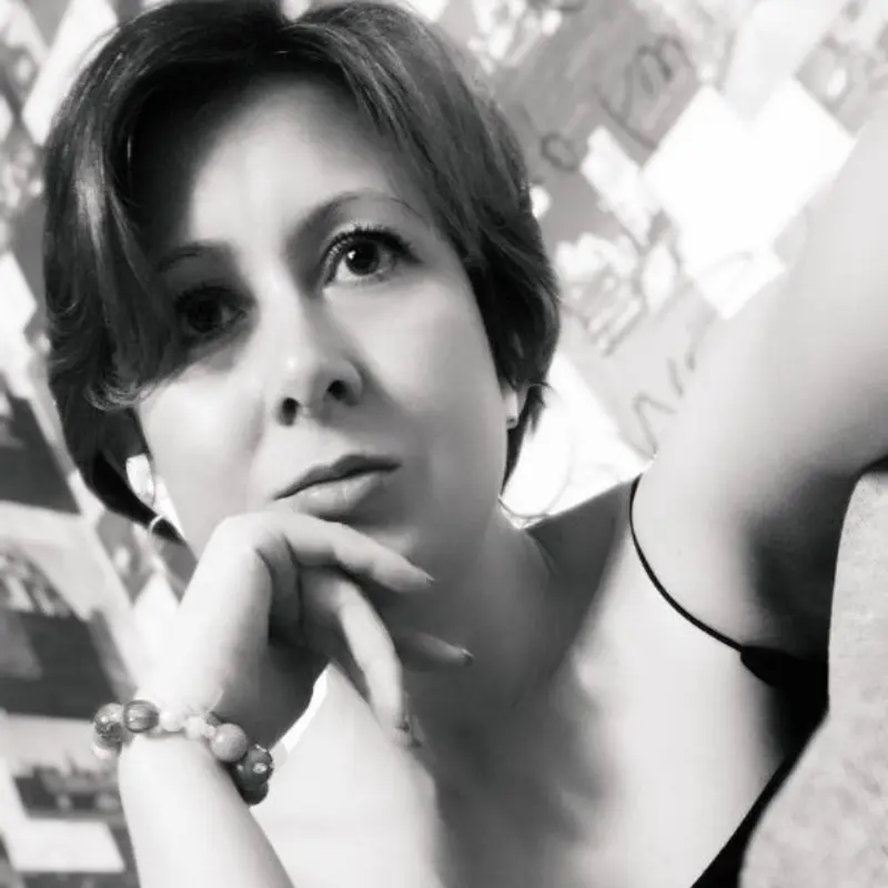 Анна Хаснулина