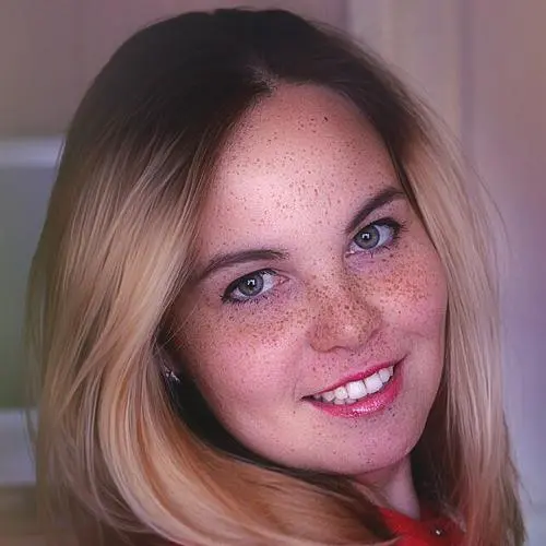 Анна Бушуева