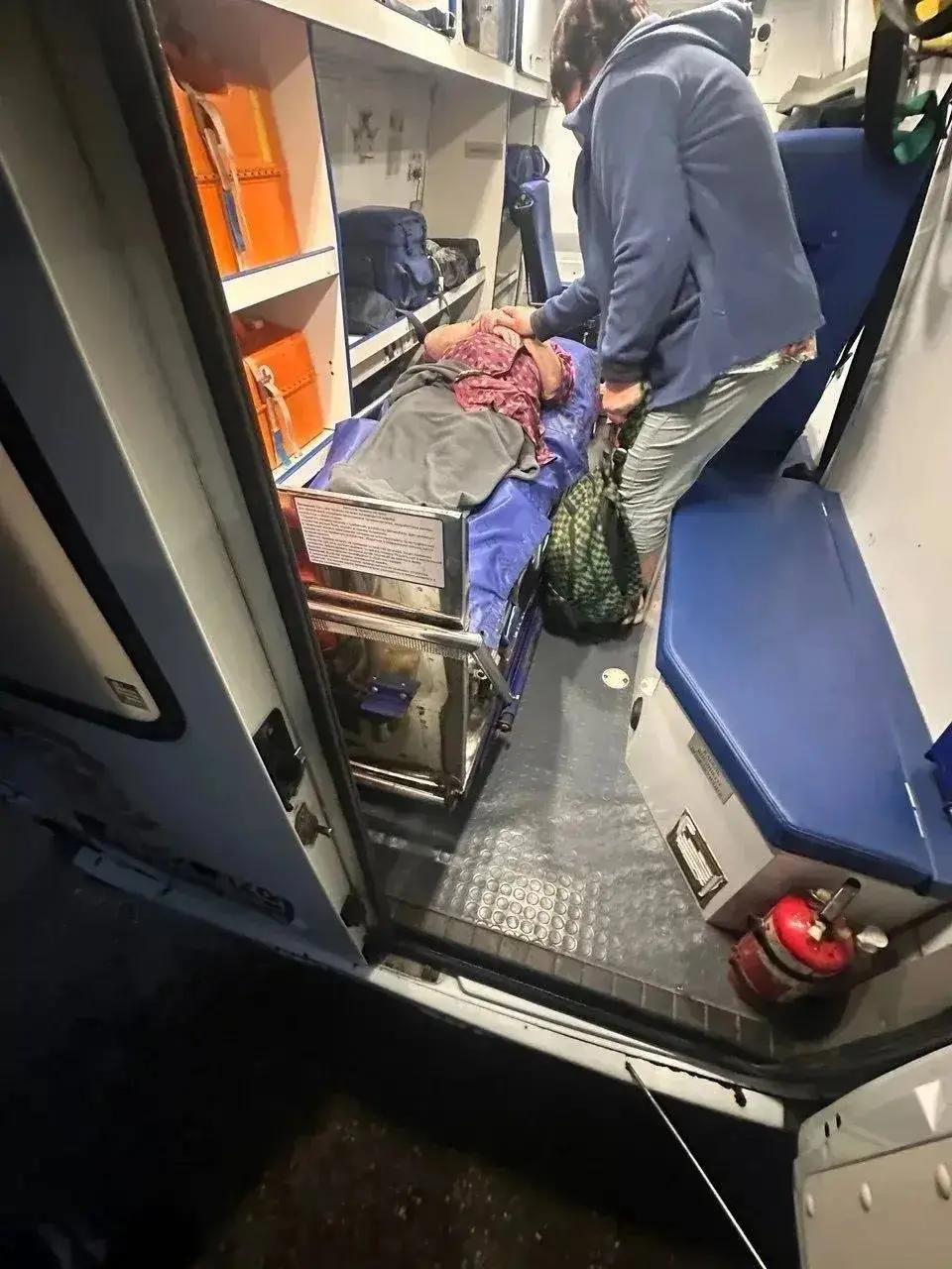 🚨 В Кисловодске спасатели помогли женщине, найденной в русле реки
В районе улицы Седлогорской в русле реки Белой обнаружили женщину | Сетка — социальная сеть от hh.ru
