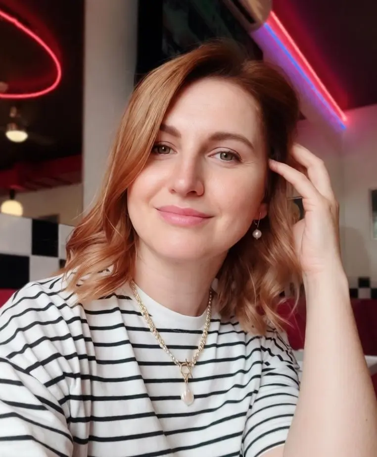 Если ничего не делать, то ничего не будет. Аксиома. Я решила, что в информационном пространстве должно появиться нечто с моим именем. Потому что мне важен и нужен выход на людей | Сетка — социальная сеть от hh.ru