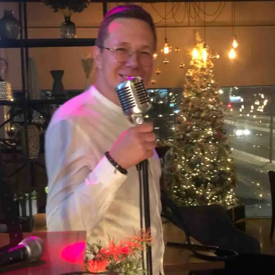Дмитрий Акимов