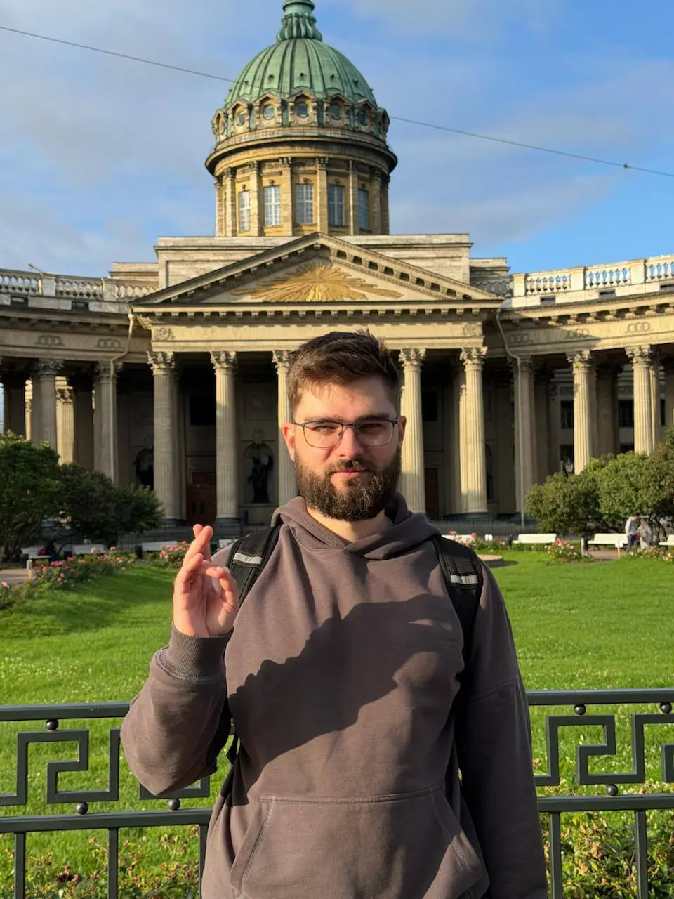 «Не я, впрочем, а благодать Божия, которая со мною.»
(1 Кор. 15:10) | Сетка — социальная сеть от hh.ru