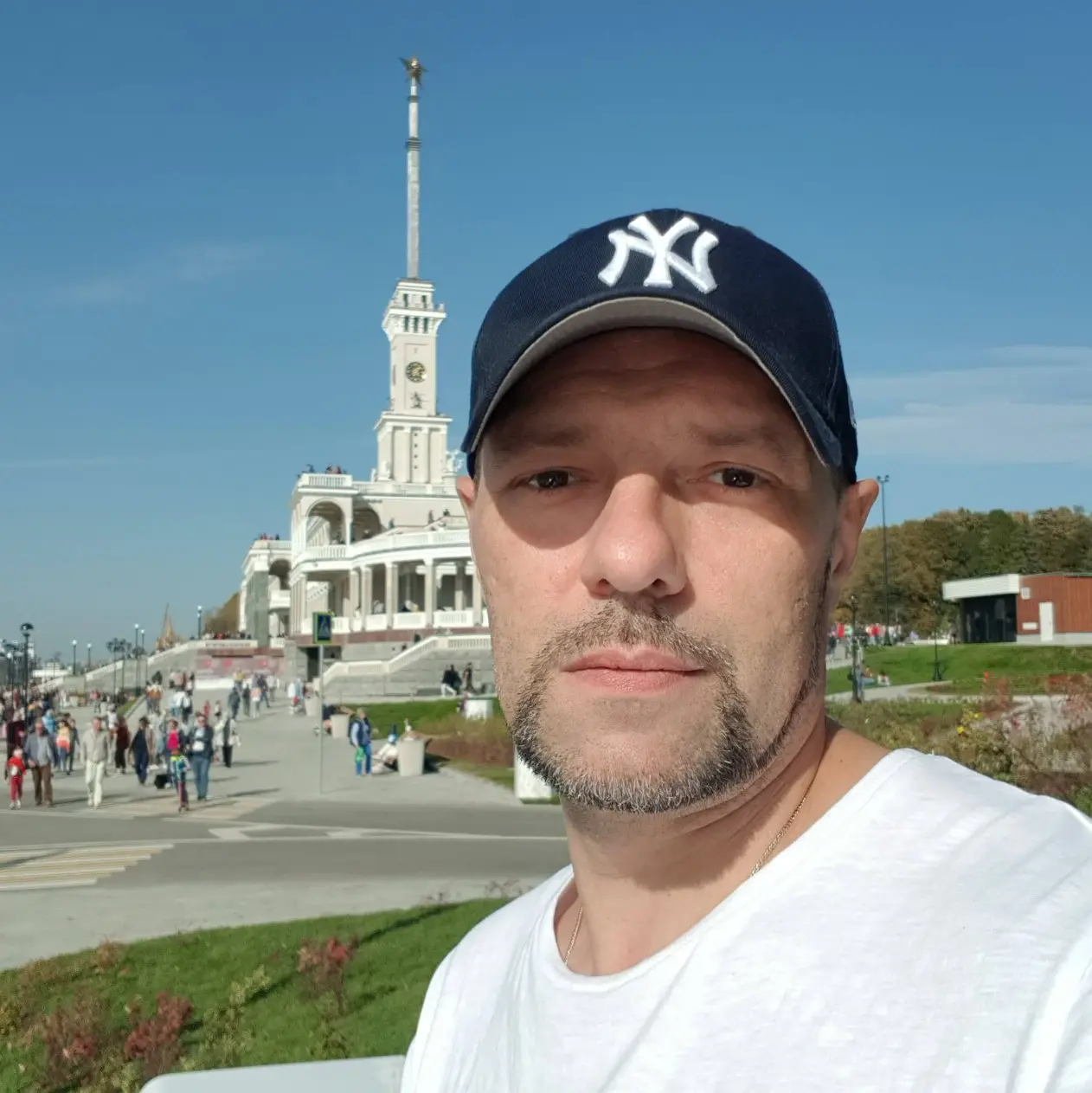 Виктор Попов