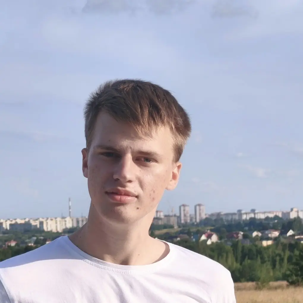 Денис Болабайко