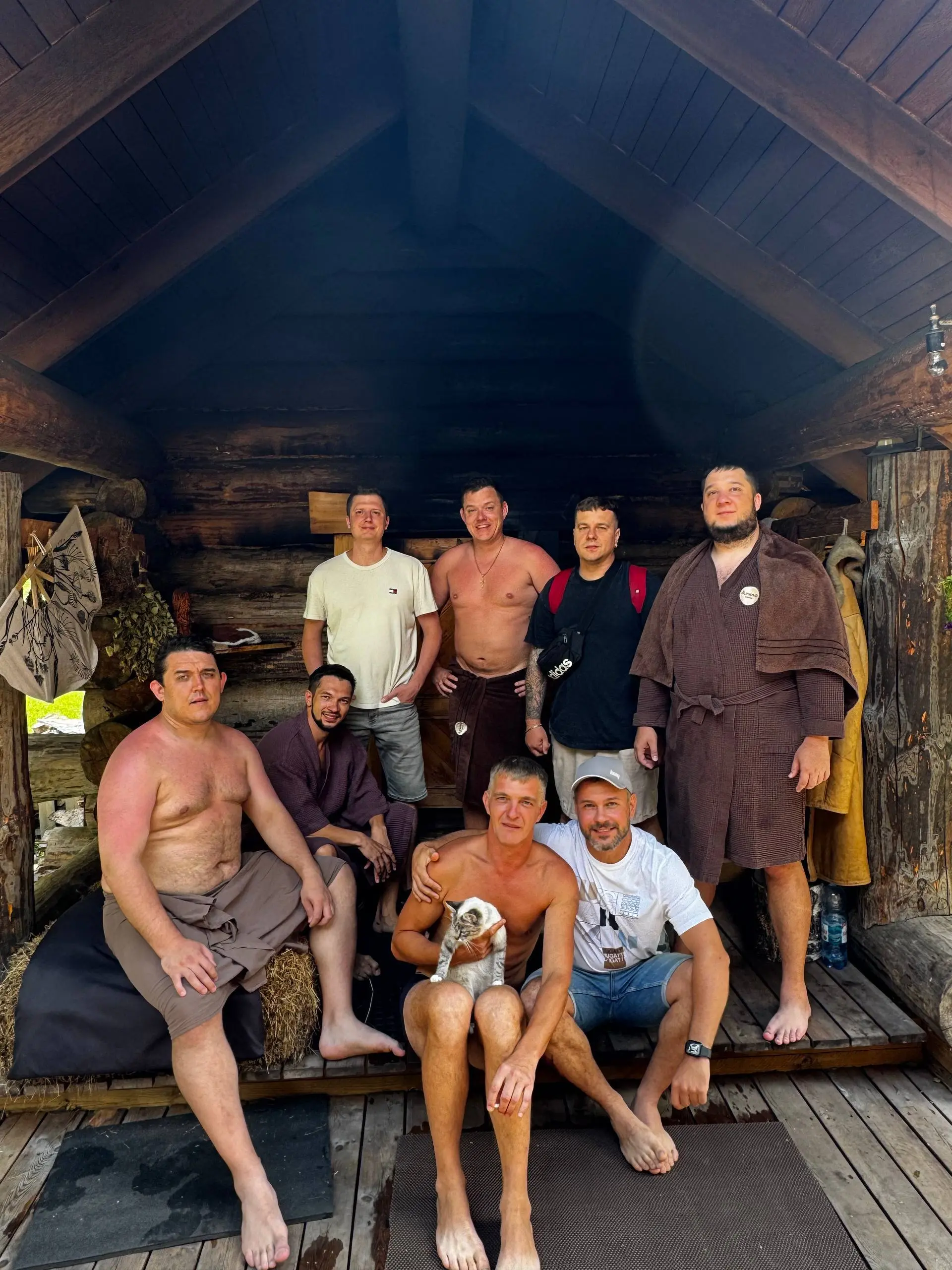 Съездил на мальчишник к Андрею в Горный Алтай ⛰️
Получились классные три дня в чисто мужской компании. Сгоняли в Алтай Пэлас, Алтайскую Ривьеру и банную деревню | Сетка — социальная сеть от hh.ru