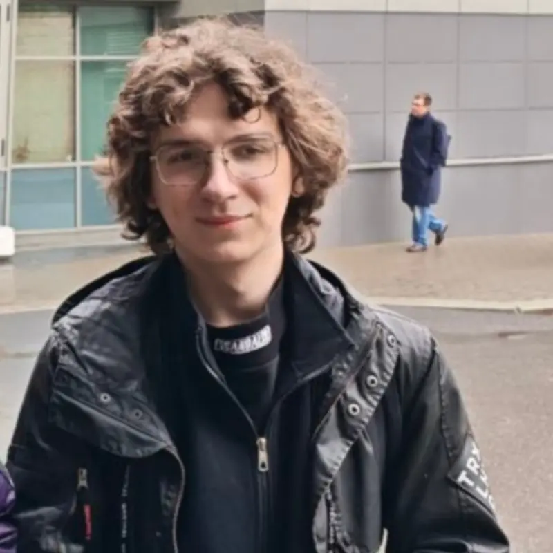 Антон Савельев