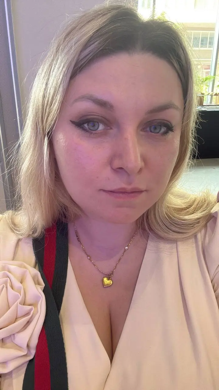 Сегодня выступаю в Альфа-банке совместно с М2❤️
Моя тема выступления это новые каналы продаж для агента и как с помощью нейросетей делать трендовый видеоконтент | Сетка — социальная сеть от hh.ru