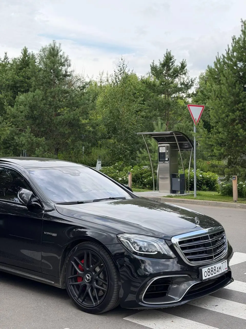 Стоял скучал на заправке и подъехал парень на дорогой машине. Решил спросить, чем занимается.
Разговорились. Сказал, что он торгует валютами и золотом | Сетка — социальная сеть от hh.ru
