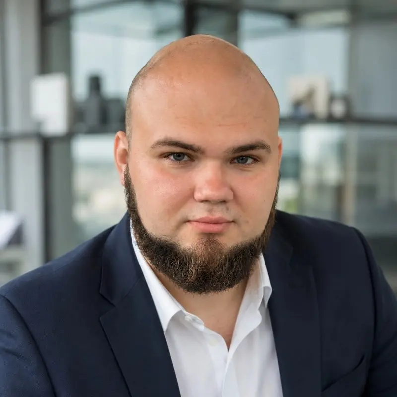 Артем Терновский