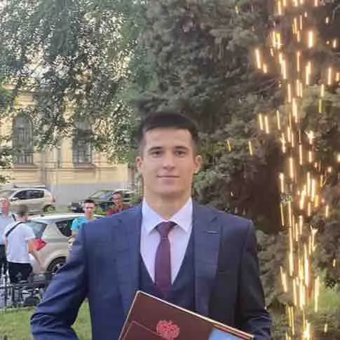 Арслан Ахмедов