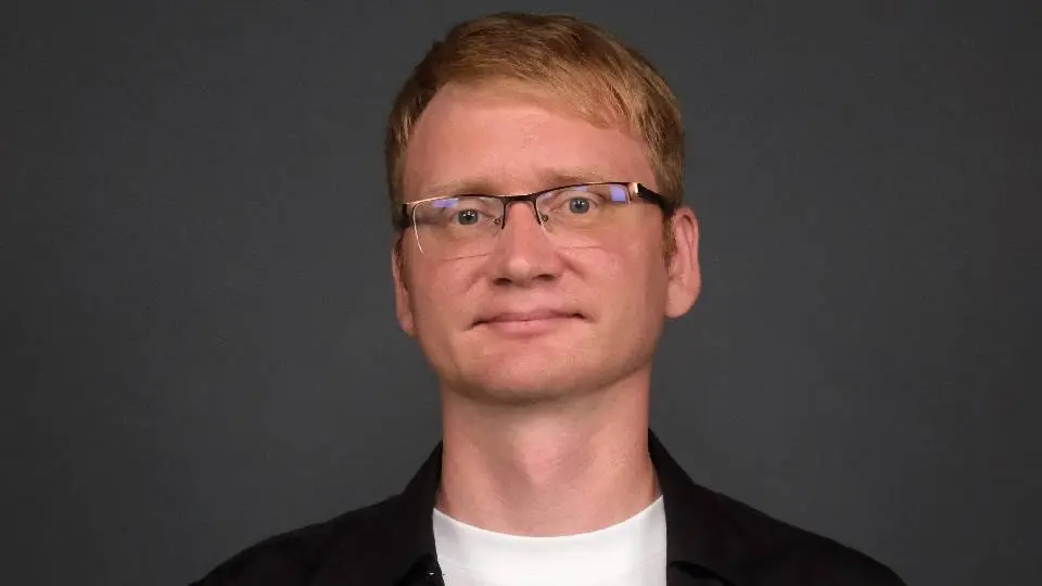 Бывший топ-менеджер «Яндекса» Артем Хохлов стал директором по развитию рекламного бизнеса Альфа-банка.
В ближайшее время к команде присоединится и Юлия Гарбузова — она усилит e-com направление | Сетка — социальная сеть от hh.ru