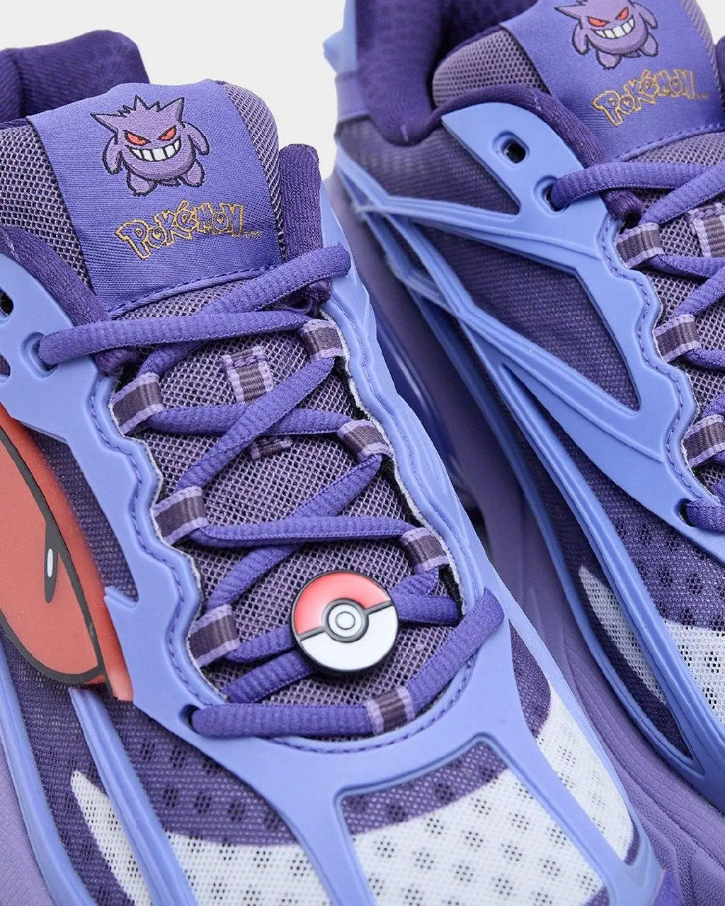 Pokémon и adidas продолжают расширять коллаборацию в честь 30-летия франшизы. Ранее бренды представили пять пар на базе Superstar и Samba OG — с Пикачу, Чармелеоном, Чармандером и Мьюту | Сетка — социальная сеть от hh.ru