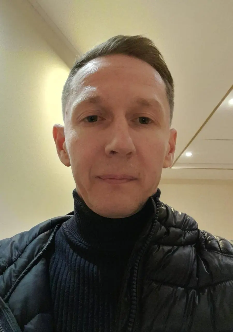 Антон Парамонов