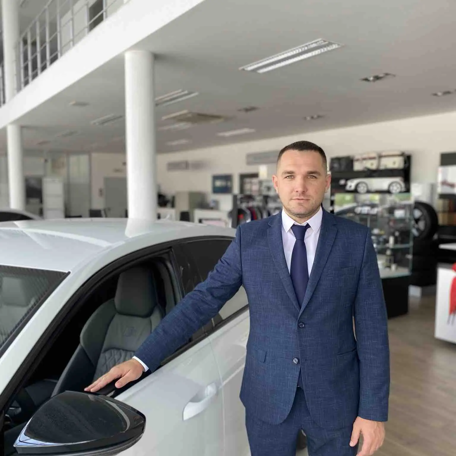 Михаил Пономарев