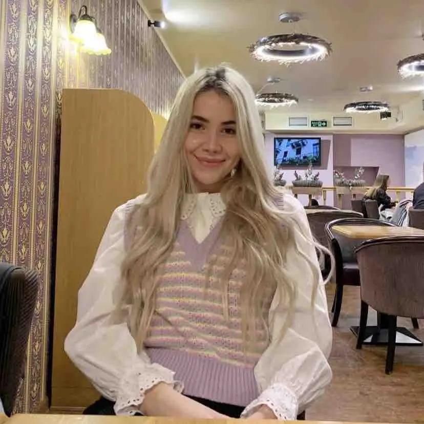 Эля Харузина