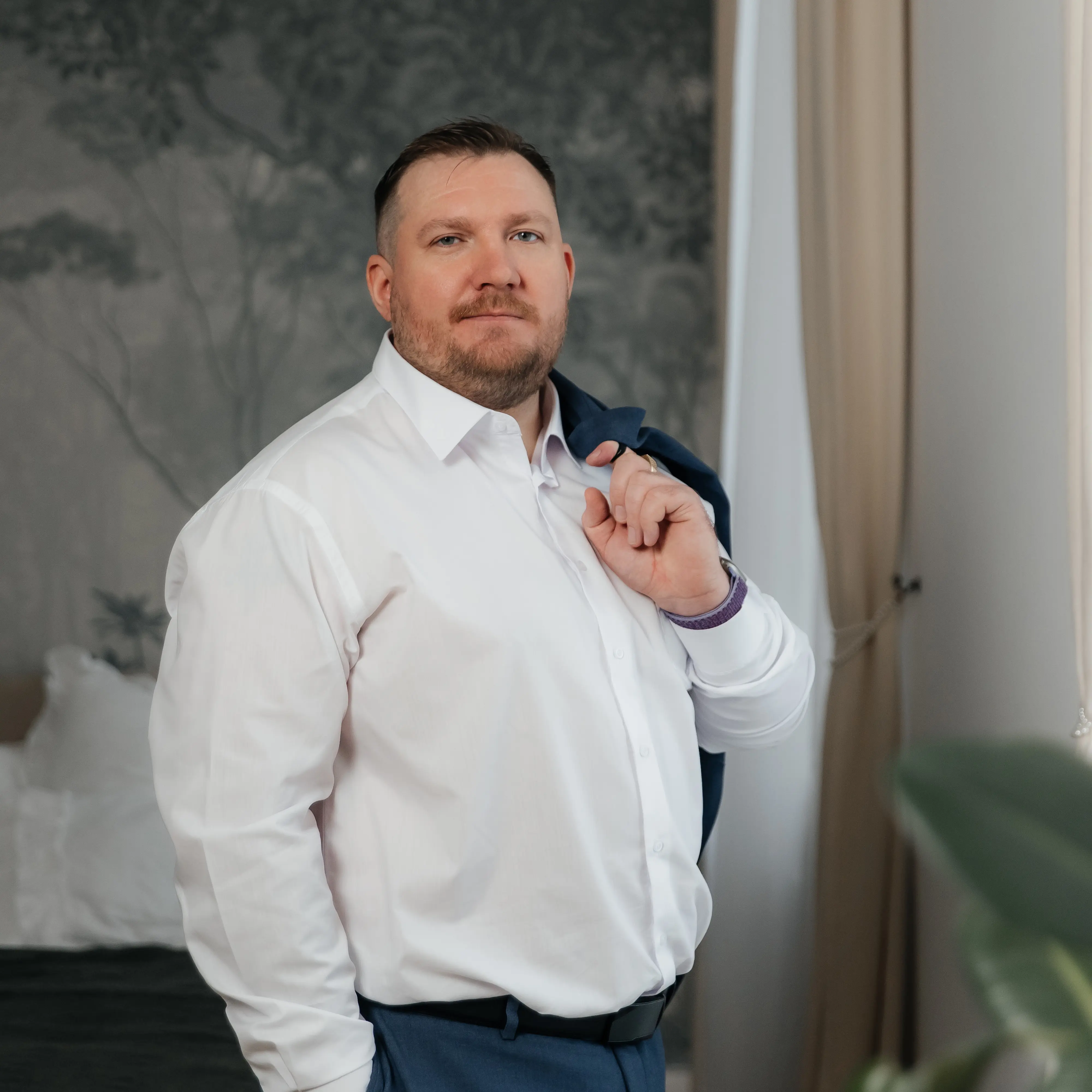 Александр Емельянов