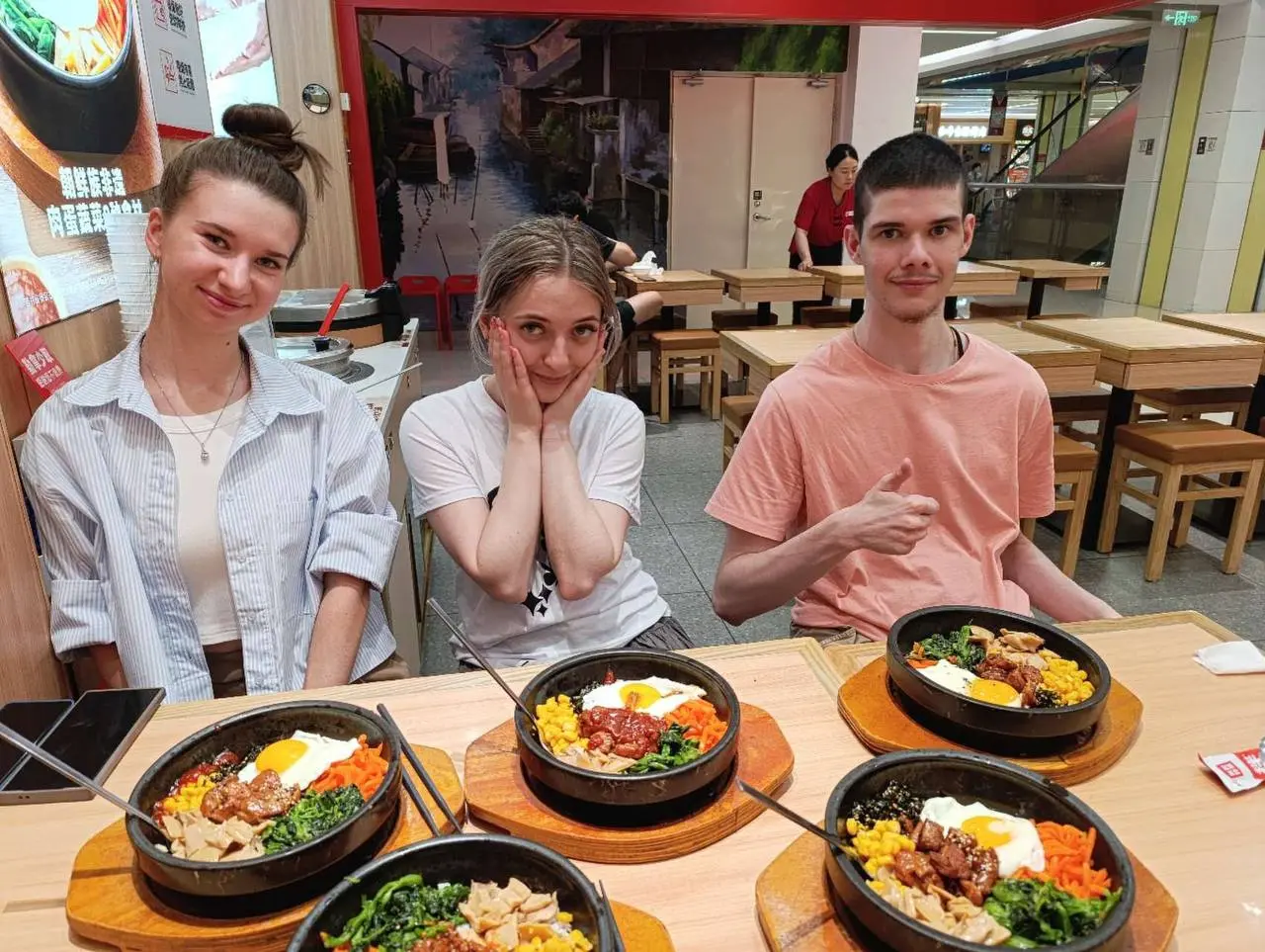 🎎🎎20 000 шагов в день, новые друзья и прорыв в учёбе!
В конце июля наши ученики вместе с преподавателем Евгенией Ларионовой отправлялась в Китай | Сетка — социальная сеть от hh.ru