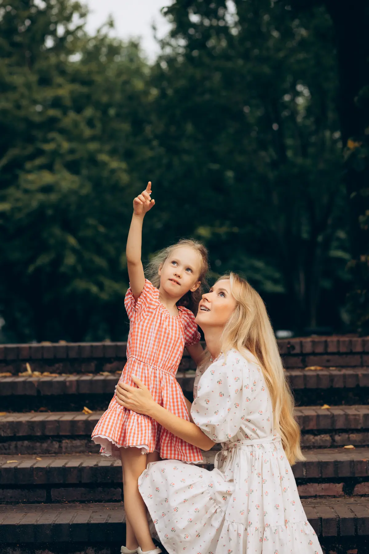 Семейная фотосьемка
Прогулка по городу.
🧡🧡🧡 | Сетка — социальная сеть от hh.ru