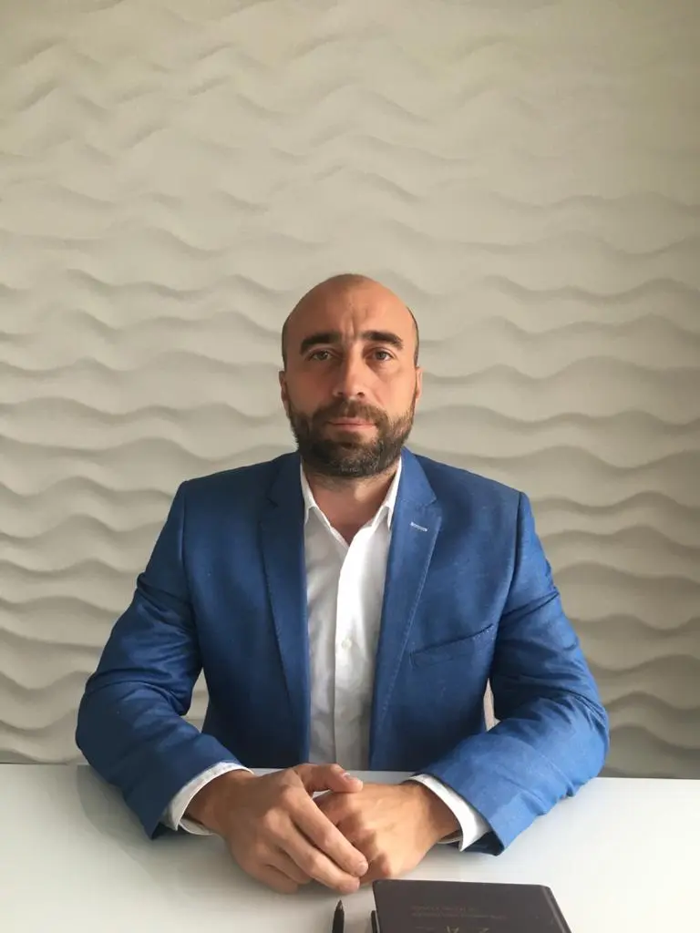 Антон Алексеенко