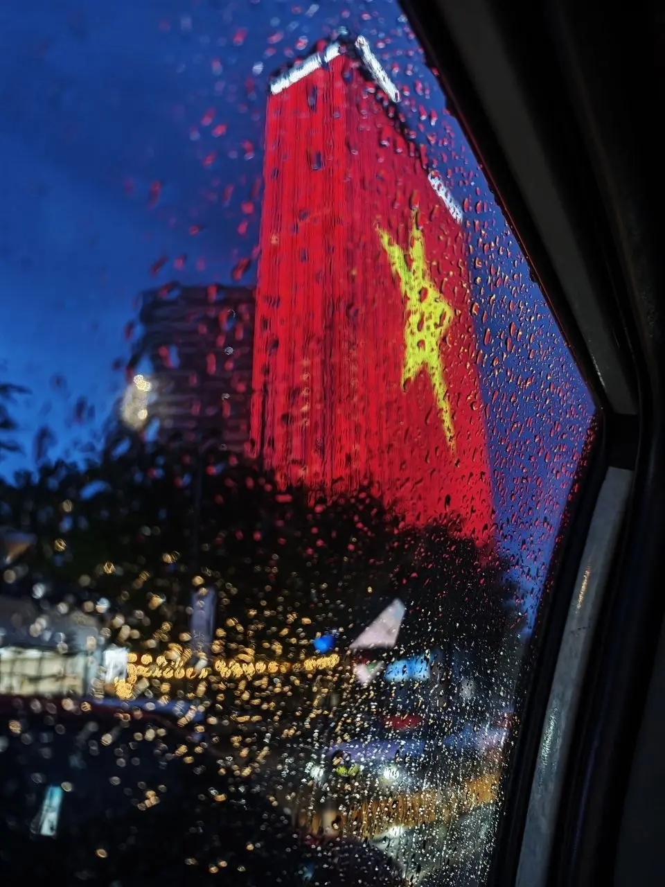 Немного выпал из эфира - был в отпуске во Вьетнаме 🇻🇳
Получилось действительно хорошо переключить голову, отвлечься от работы, проектов и вообще всего, чем обычно она забита | Сетка — социальная сеть от hh.ru