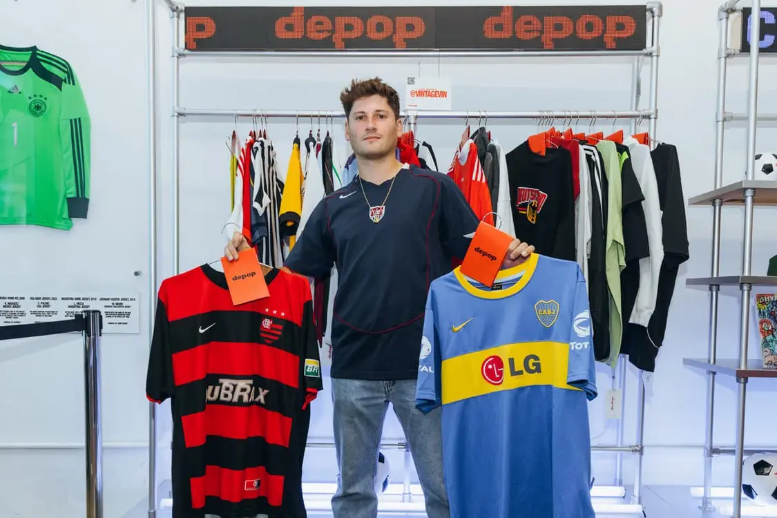 HYPEBEAST превратил футбол в культурный клуб
На протяжении четырёх недель временный Hypebeast Cup в нью-йоркском Сохо собирал тысячи посетителей — но не только для просмотра футбола | Сетка — социальная сеть от hh.ru
