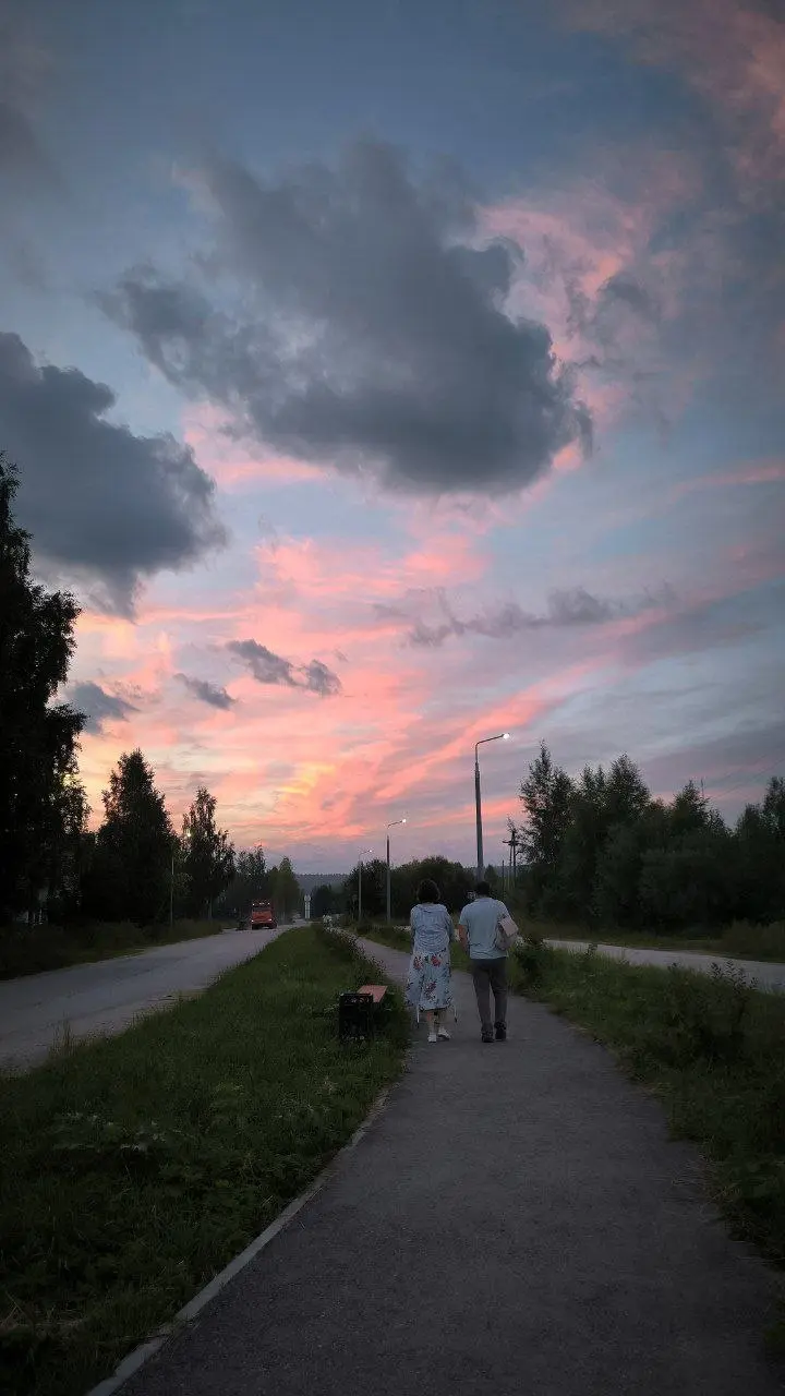 Учиться жить означает не только учиться встречаться с болью. Это также обретение способности радоваться и наслаждаться жизнью и её дарами, несмотря на то, что все в нашей жизни временно и несовершенно | Сетка — социальная сеть от hh.ru