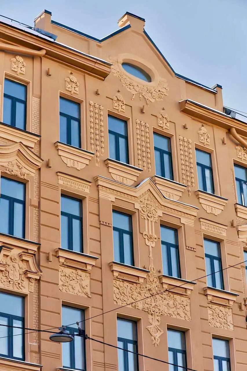 🌟 Возрождаем рубрику #EMISвгостях
Сегодня расскажем про новый объект в Петербурге (и списке партнеров EMIS) — отель 6/3 | Сетка — социальная сеть от hh.ru