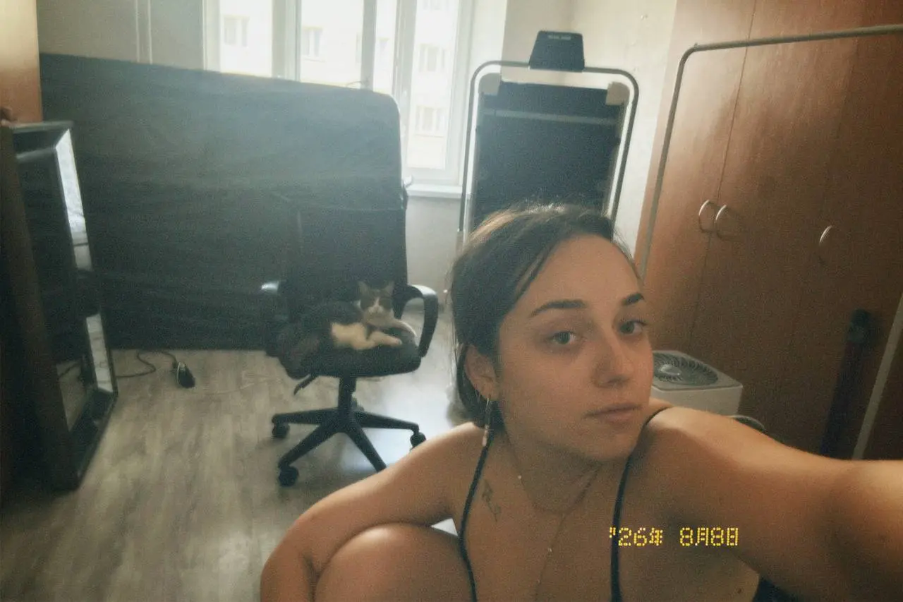 Сима переехал в новый дом 😅
Все в шоке, все уставшие, новоселье через месяц 🤟🏼
И знаете что… через какое-то время, когда мы будем брать свое жилье, придется опять делать ремонт и перевозить все 😭😅 дай... | Сетка — социальная сеть от hh.ru