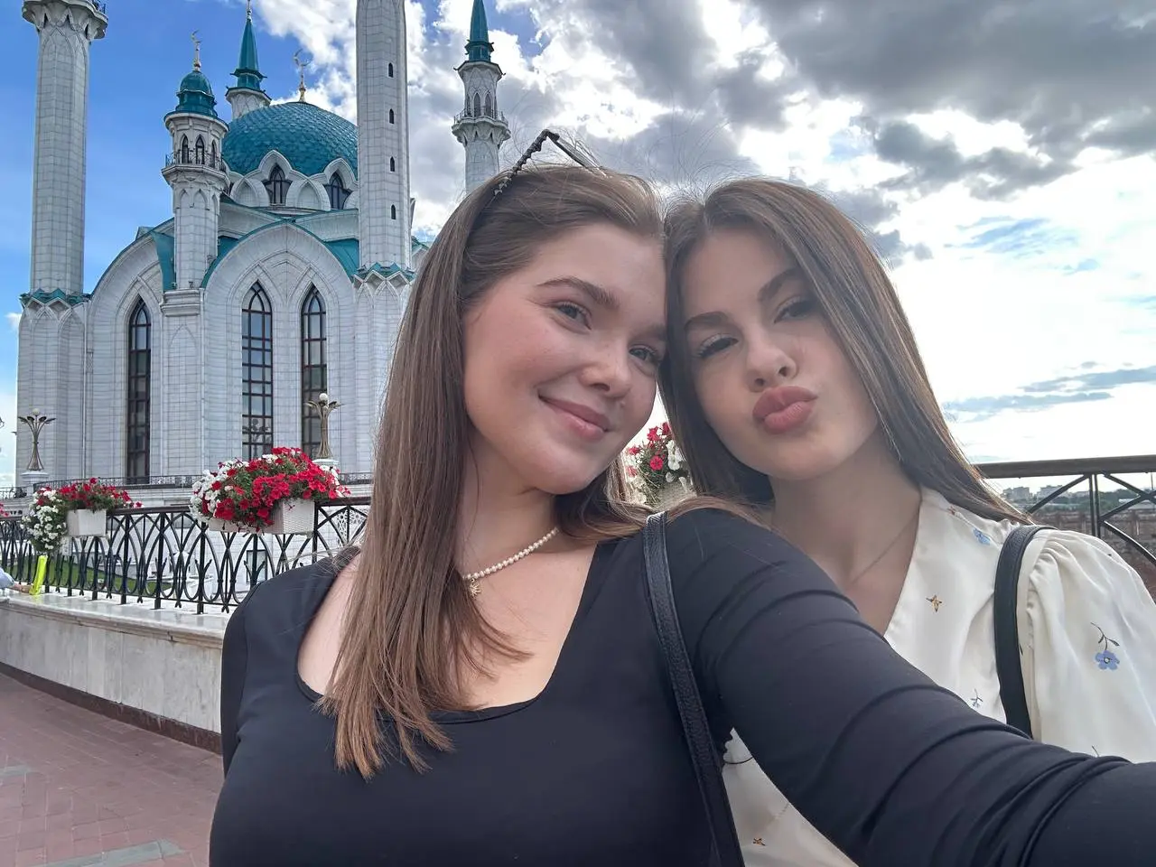 Уехал мой маленький бублик 🥺
Казалось бы - живем в одном городе, даже районе, учимся в одном универе, и вот наконец-то судьба свела наши тропинки здесь
Сколько же ярких красок ты добавила в рейсы… даж... | Сетка — социальная сеть от hh.ru