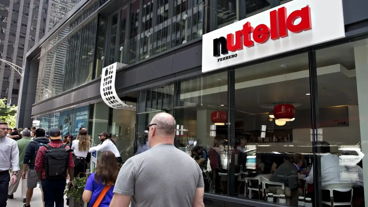 NUTELLA перестала помещаться в банку
В Чикаго после полной реконструкции снова открылось единственное постоянное Nutella Café в мире | Сетка — социальная сеть от hh.ru