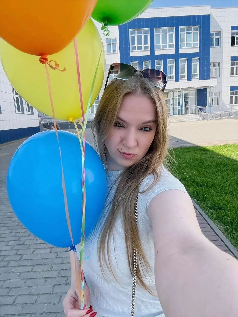 Люди делятся на две категории:
1️⃣ Бля... завтра понедельник.
2️⃣ Ура! Завтра понедельник!
И я:
3️⃣ Ой, уже понедельник? А суббота и воскресенье где?!
А вы к какой категории относитесь? | Сетка — социальная сеть от hh.ru