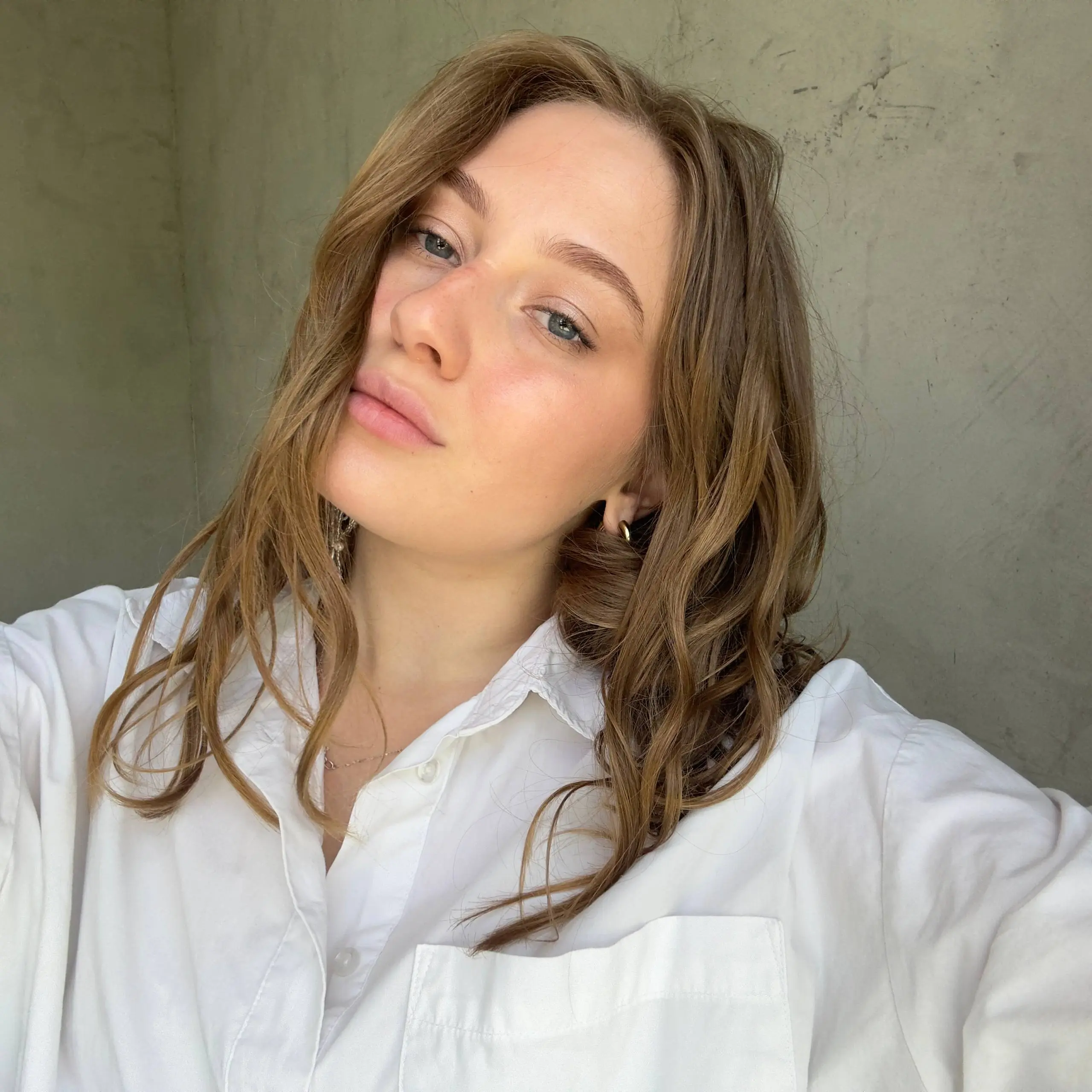Кто я? Познакомимся еще раз 🧡
Бренд-менеджер и стратег с 9+ годами опыта в e-commerce, fashion и beauty | Сетка — социальная сеть от hh.ru