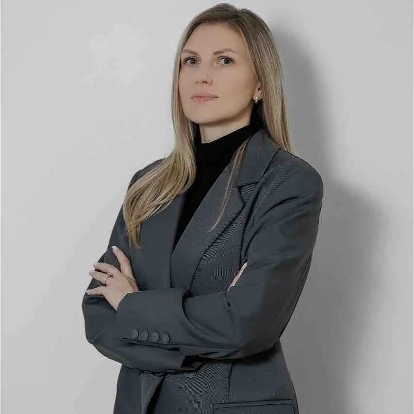 Юлия Комарова