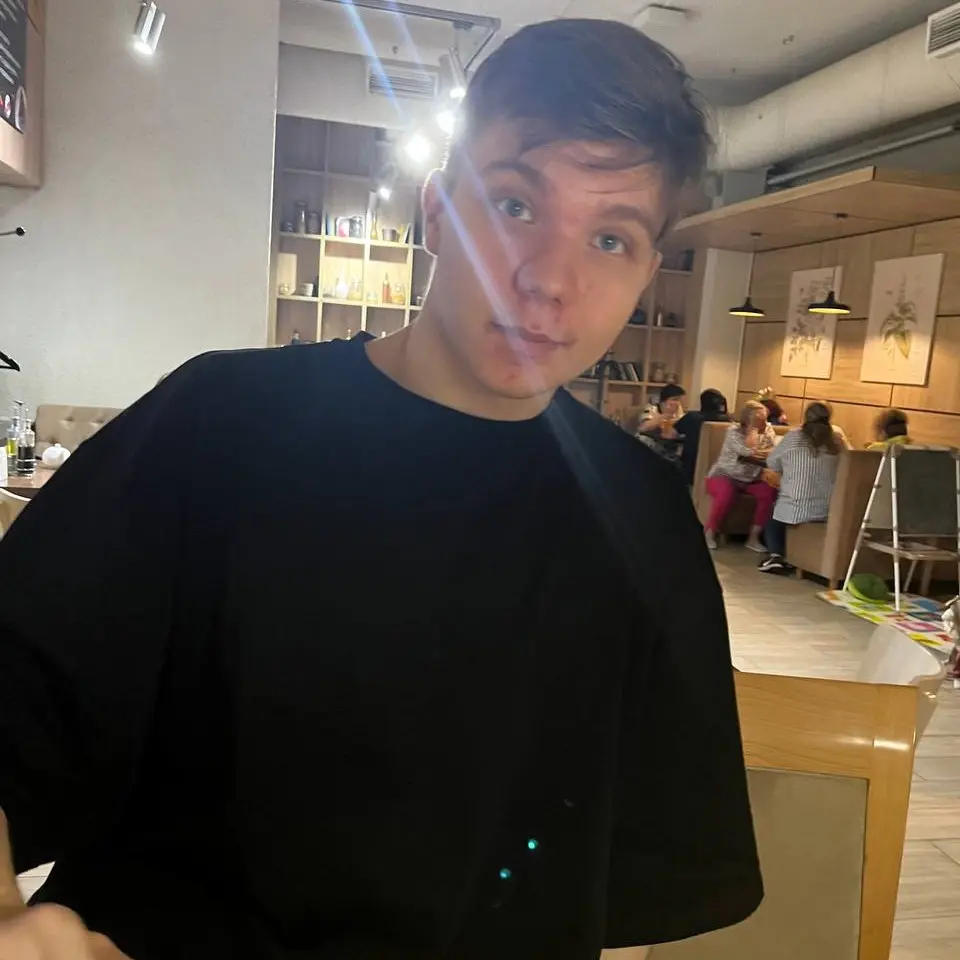 Виталий Шарапов