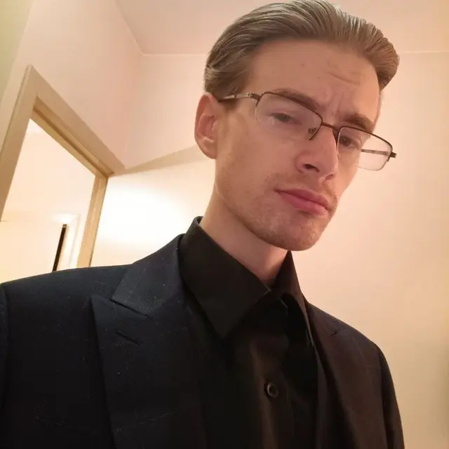 Евгений Брусов