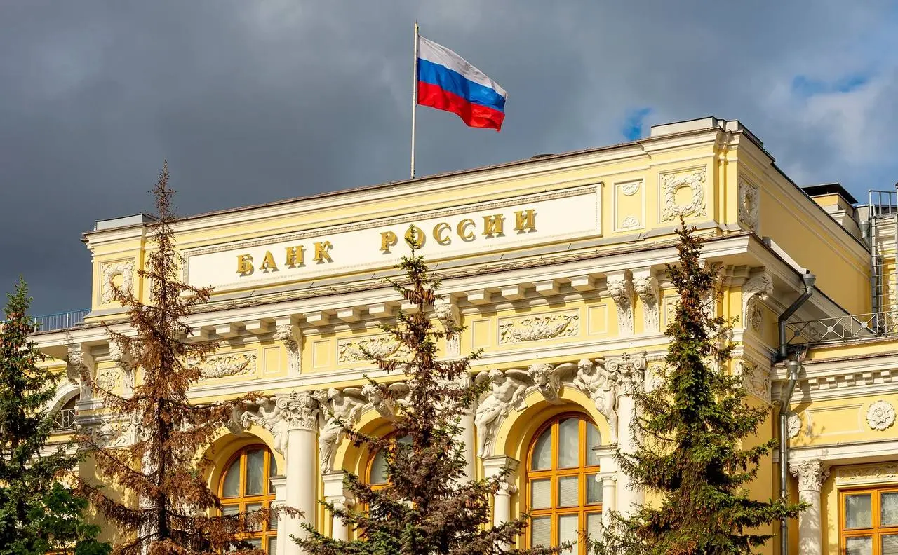 🔹Банк России рекомендовал кредиторам поддержать предпринимателей, пострадавших от атак БПЛА
ЦБ РФ призвал банки учитывать сложные обстоятельства бизнеса и идти навстречу заемщикам, даже если формально... | Сетка — социальная сеть от hh.ru