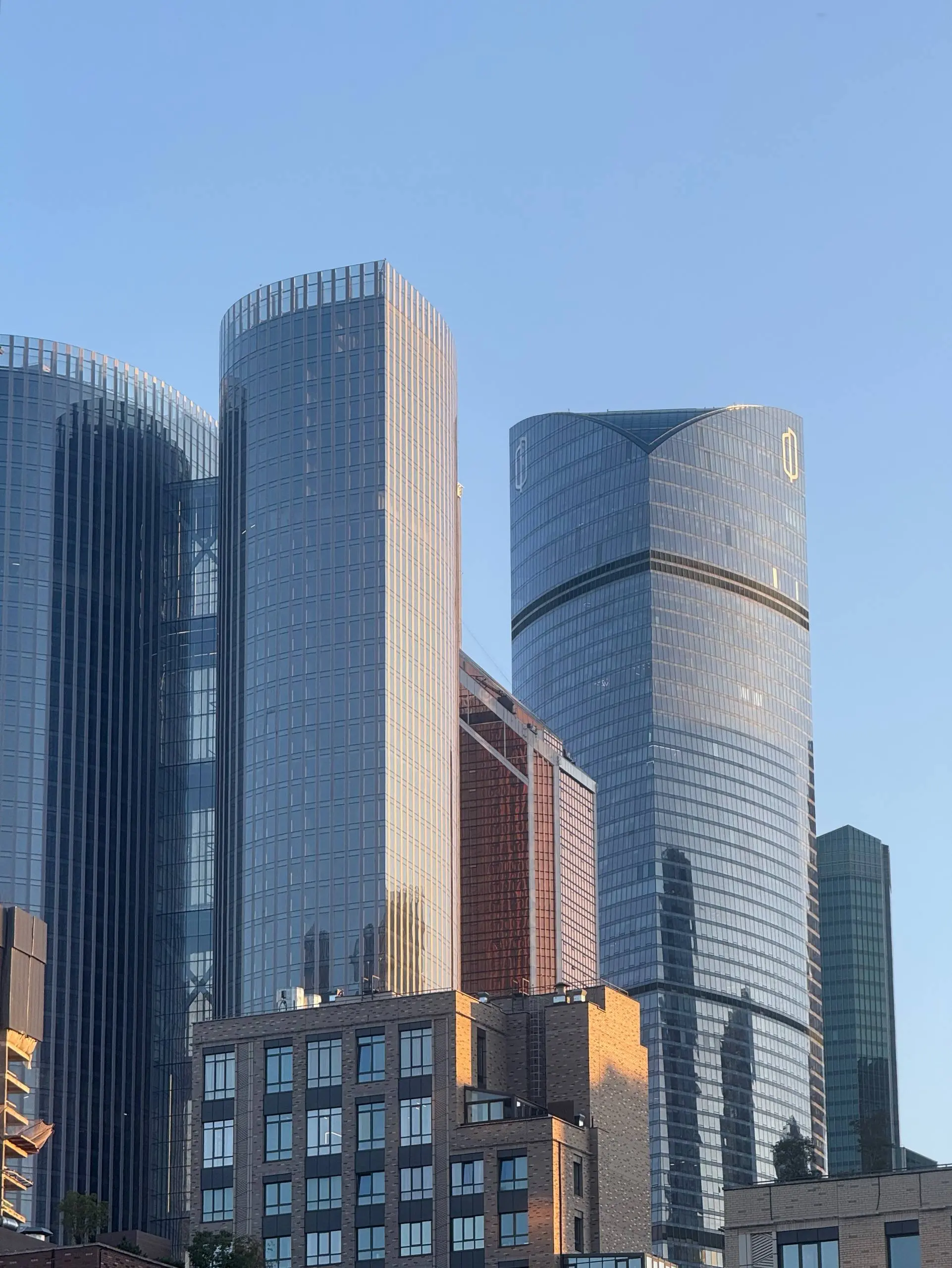 делать из желания, а не из нужды - главное правило успеха
когда вы что-то нервно доказываете, слишком эмоционально вовлекаетесь в обсуждение, переговоры, яро рассказываете о себе на собеседовании, это... | Сетка — социальная сеть от hh.ru