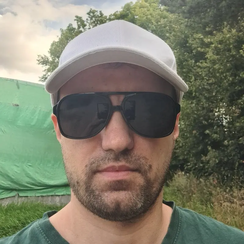 Дмитрий Лапшинов